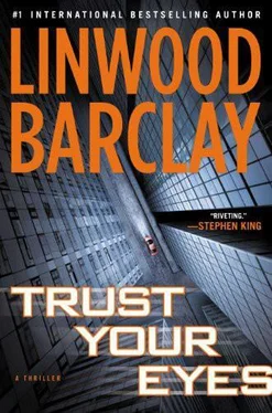 Linwood Barclay Trust Your Eyes обложка книги