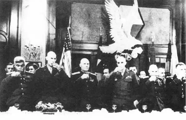 Тост за Победу с союзниками по антигитлеровской коалиции Май 1945 г - фото 23