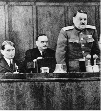 Zhdanov in ColonelGenerals uniform was Stalins heir apparent and cultural - фото 61