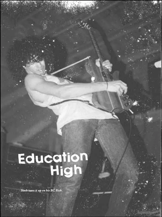 Slash tears it up on his BS Rich Institutional hallways are all the same - фото 9