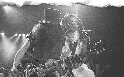 Beverly Hills High should be proud Slash onstage with Lenny Kravitz I WAS - фото 27