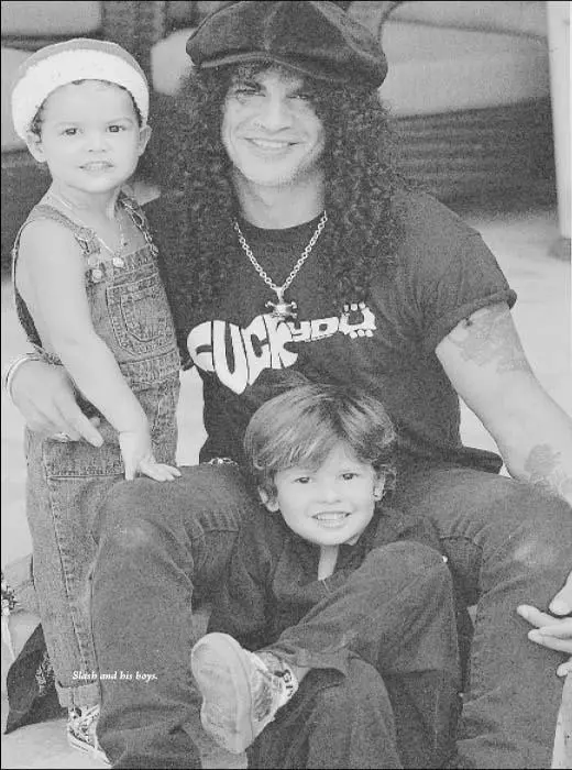 Slash and his boys We kept on keeping on not really going forward just kind - фото 38