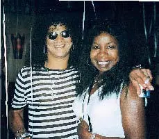 Slash and his mom Ola Photograph by Perla Hudson Slash and Axl onstage - фото 48