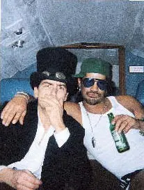 Charlie Sheen and Slash in a private jet most likely headed to Vegas Slash - фото 69