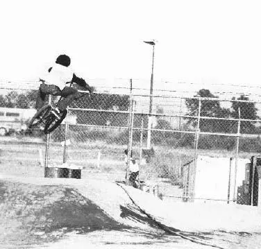 Tearing up the bike track out by the Youth Center in Reseda I stole a lot of - фото 7