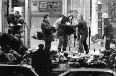 In October 2002 terrorists took over a Moscow theater that was staging the - фото 14