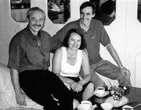 Elena Baranovskaya with her husband former military intelligence officer - фото 16