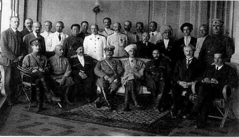 Правительство Юга России Сидят слева направо начальник штаба Русской армии П - фото 27
