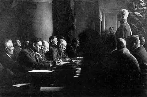 П Н Врангель на открытии Русского совета Константинополь 5 апреля 1921 г - фото 49
