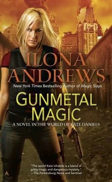 Ilona Andrews Gunmetal Magic обложка книги