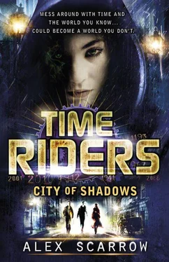 Alex Scarrow City of Shadows обложка книги