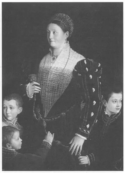 with so many children around her or perhaps it wasnt a goblet but the large - фото 5