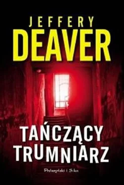 Jeffery Deaver Tańczący Trumniarz обложка книги