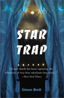 Simon Brett Star Trap обложка книги