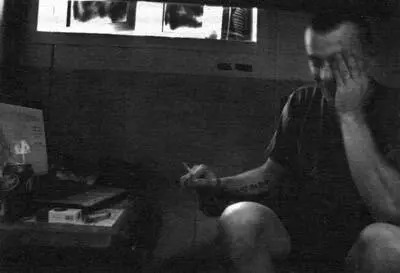 Адам Шуман Джошуа Этчли Джей Марч - фото 17