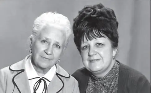 Ирина Петровна супруга Валерия Николаевича Венедиктова и ее мама Екатерина - фото 12