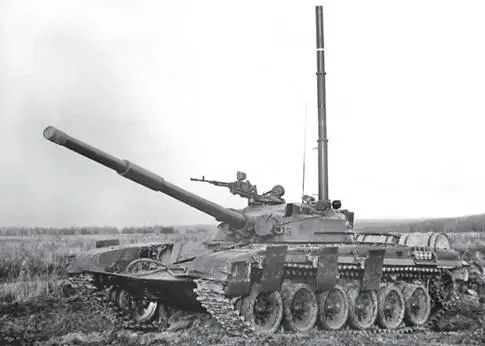 Танк Т72 выпуска 1974 года с установленным оборудованием для подводного - фото 249