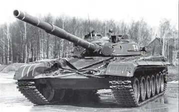 Опытный танк Т72 с установленным лазерным дальномером ТПДК1 Опытный танк - фото 250