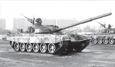 Танк Т72А образца 1983 года Переходная модель к типу Т72Б Эти машины - фото 259