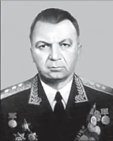 ЮМ Потапов В 1972 г председатель государственной комиссии войсковых - фото 98