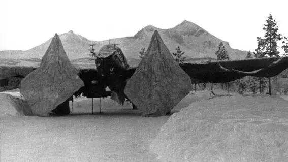 Торпедоносец Ju88A17 из IIKG26 аэродром Бардуфос начало 1945 г - фото 135