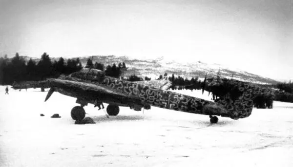 Ju88A17 из IKG26 на аэродроме Бардуфос 9 февраля 1945 г Наконец ближе к - фото 137