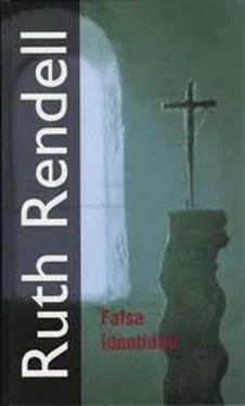 Ruth Rendell Falsa Identidad обложка книги