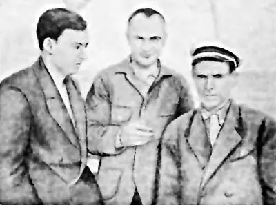 ЛЮДИ ЛИТКЕ Трое Маркони слева направо старший радист О Куксин и - фото 6