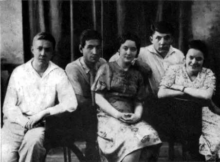 1 Слева направо Л Солженицын К Симонян Н Решетовская И Виткевич Л - фото 1