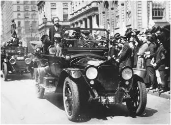 The motorcade in New York City April 4 1921 Kinship In the article he - фото 294
