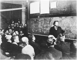 Einstein in Paris 1922 The 1921 Prize It seemed obvious that Einstein - фото 298