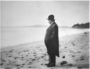 Santa Barbara beach 1933 One evening in Berlin Einstein and his wife were at - фото 313