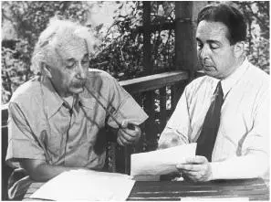 With Leó Szilárd reenacting in 1946 their 1939 meeting The Letter Leó - фото 321