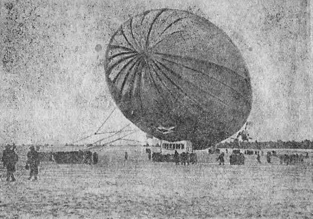 Рис 26 Посадка дирижабля на поле Большие современные дирижабли для ввода и - фото 25