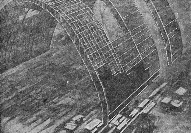 Рис 27 Скелет элинга построенного в Акроне САСШ для дирижабля ZRS4 - фото 26