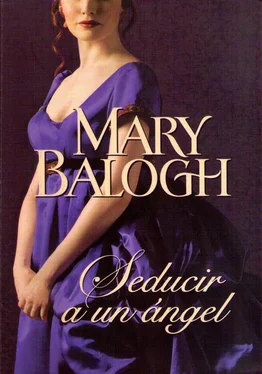 Mary Balogh Seducir a un Ángel обложка книги