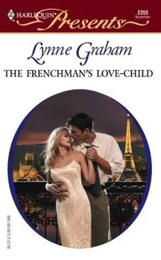 Lynne Graham The Frenchman's Love-Child обложка книги