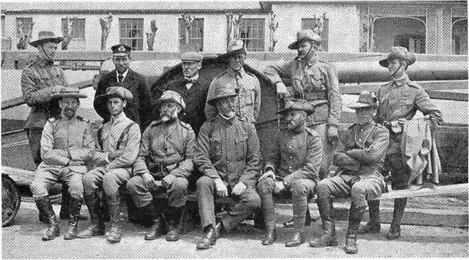 Э Каннингхэм в юности в 1897 г будучи кадетом вверху в 1900 г с отцом - фото 5