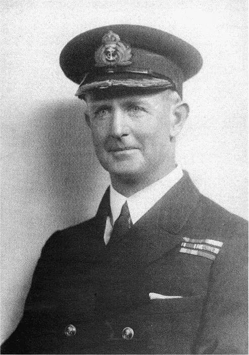 Капитан I ранга Э Каннингхэм 1920 г Линейный корабль Родней С 1928 г - фото 16