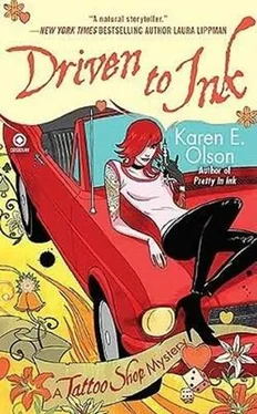 Karen Olson Driven to Ink обложка книги