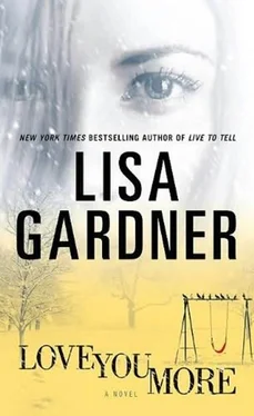 Lisa Gardner Love You More обложка книги