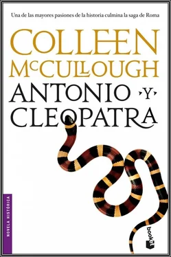 Colleen McCullough Antonio y Cleopatra обложка книги