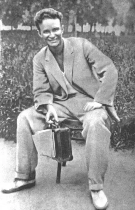 Павел Васильев После освобождения Июль 1932 г Павел Васильев и Петр Орешин - фото 11