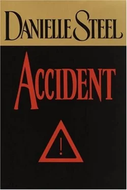 Danielle Steel Accidente обложка книги