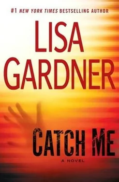 Lisa Gardner Catch Me обложка книги