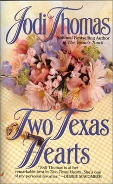 Jodi Thomas Two Texas Hearts обложка книги