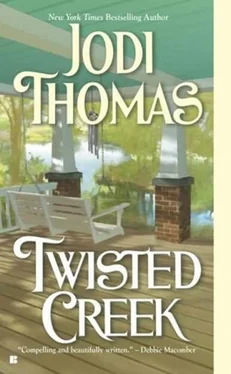 Jodi Thomas Twisted Creek обложка книги