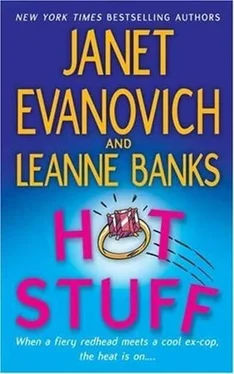 Janet Evanovich Hot Stuff обложка книги