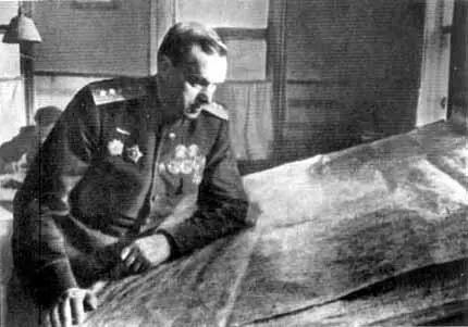 К К Рокоссовский и К Ф Телегин на КП фронта 1944 год К К - фото 20