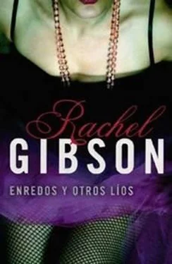 Rachel Gibson Enredos y otros lios обложка книги